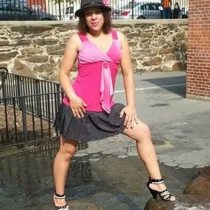 Meet your Posher, Natividad